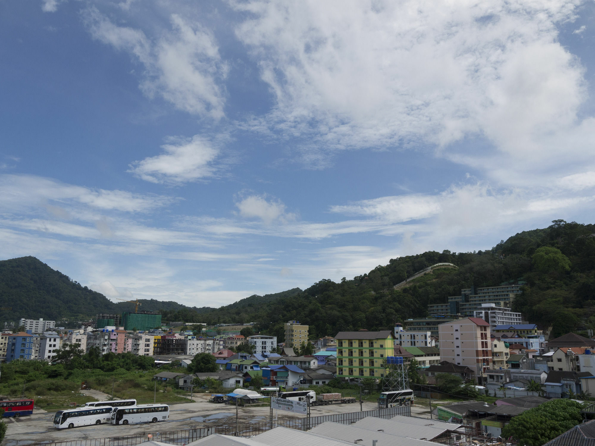 Darisa Apartment Service Patong Exterior photo